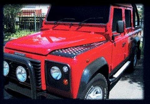 Load image into Gallery viewer, LAND ROVER DEFENDER 90/110 (1983-2016) FENDER PROTECTOR / BLACK

